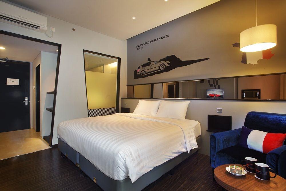Cabin Hotel photo 4