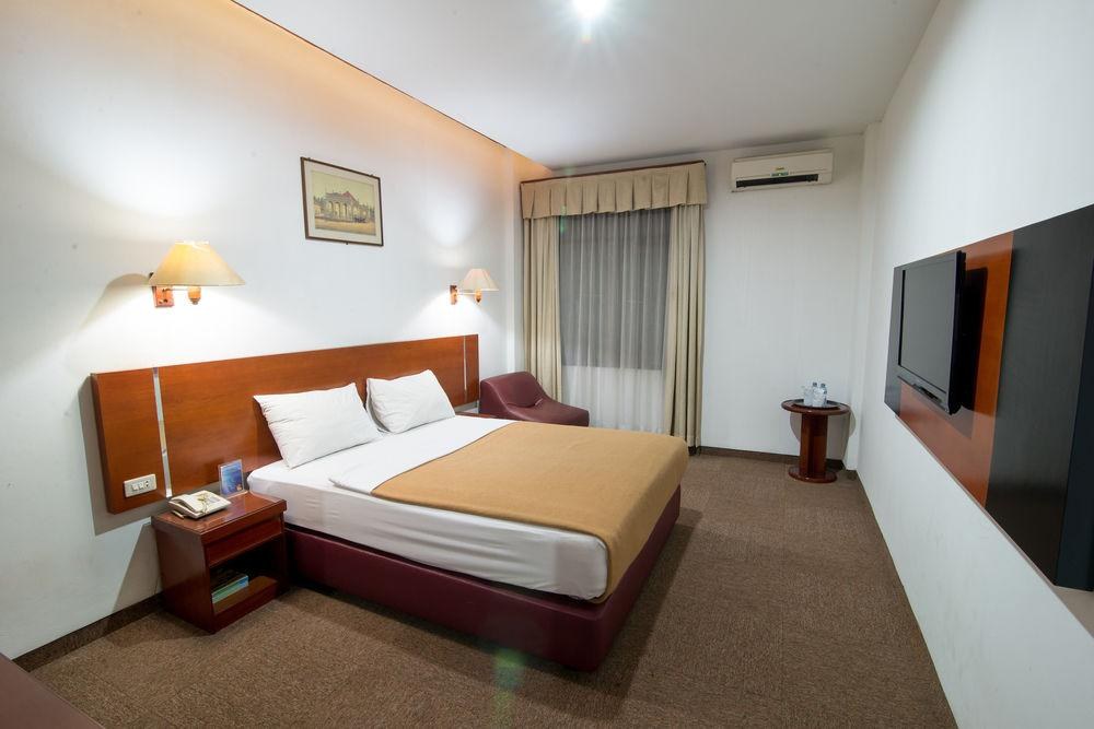 Hotel Puri Mega photo 2