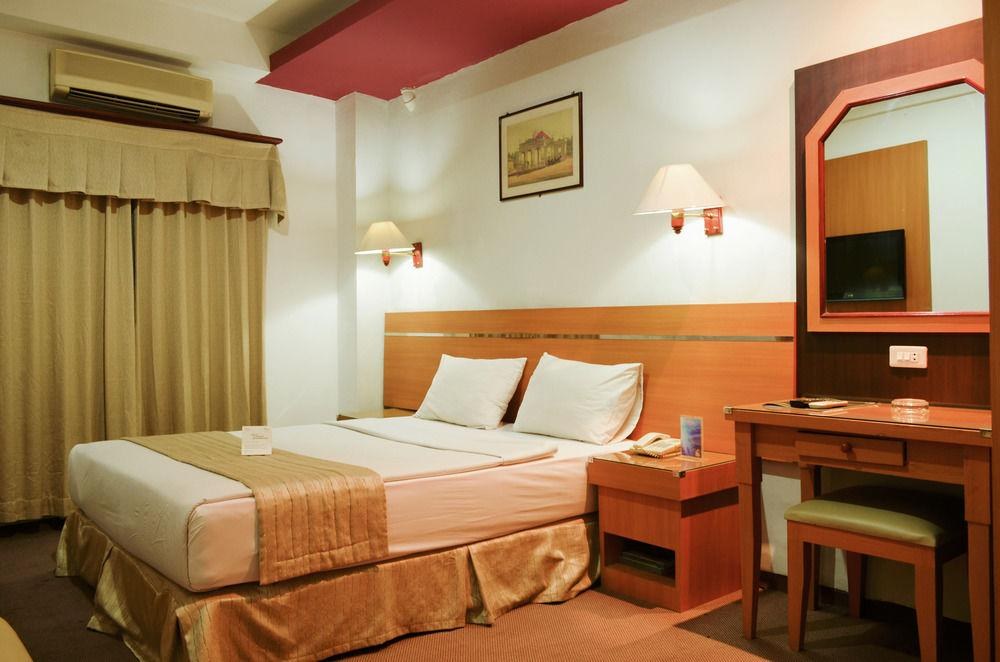 Hotel Puri Mega photo 3