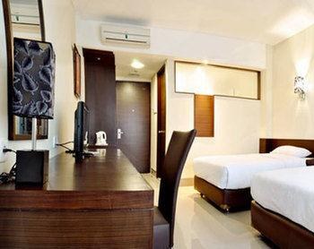 Bamboo Inn Hotel & Cafe photo 1