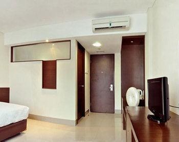 Bamboo Inn Hotel & Cafe photo 4