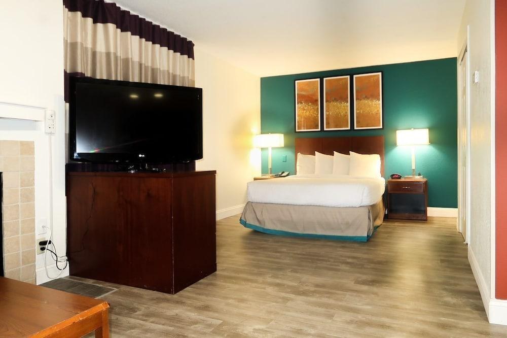Tysons Corner Suites, A Baymont by Wyndham photo 2