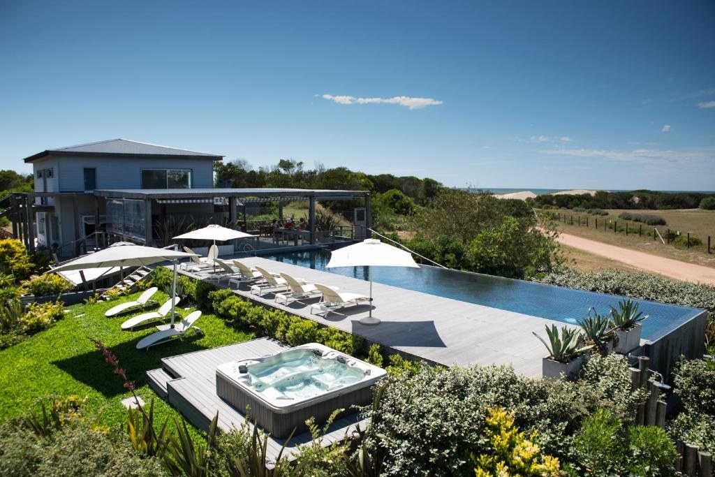 ANASTASIO HOTEL & BEACH