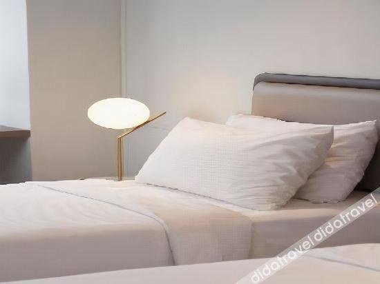 J-Hotel by Dorsett
