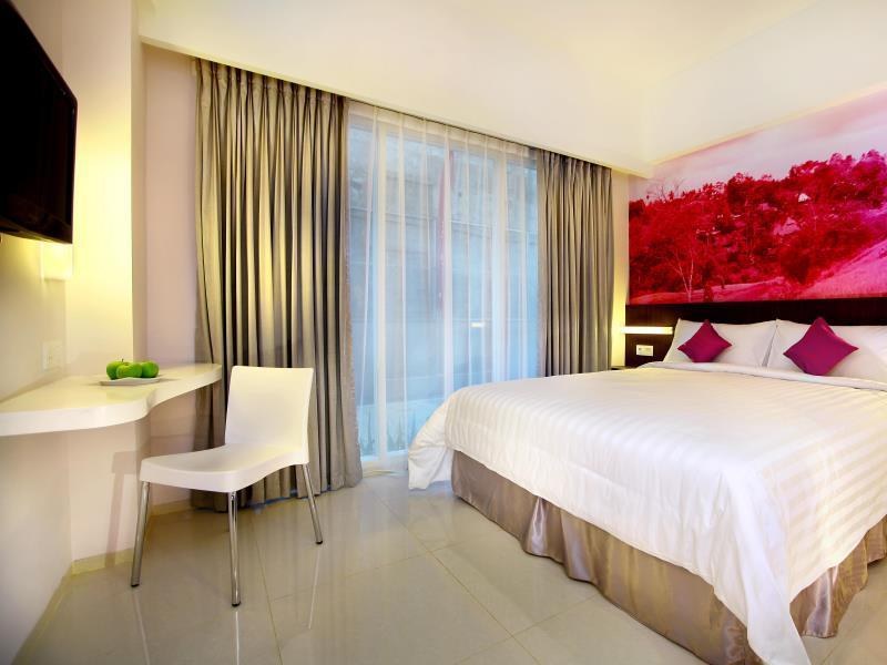 Primera Hotel Seminyak photo 1