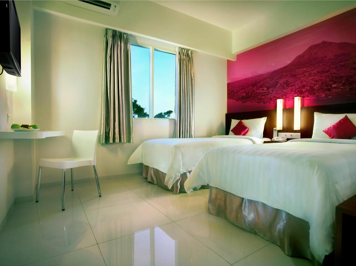 Primera Hotel Seminyak photo 2