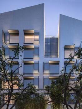 Joyze Hotel Xiamen¿Curio Collection by Hilton photo 2