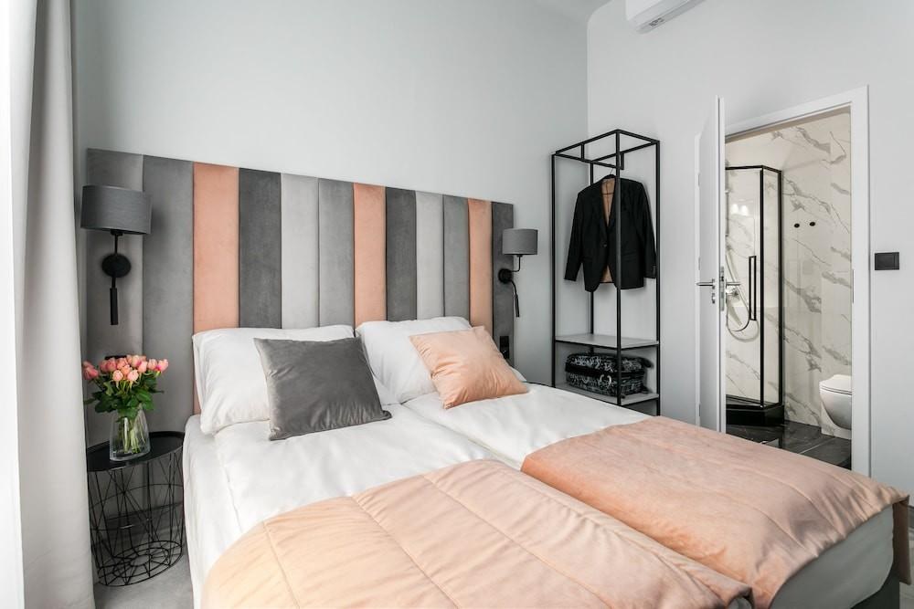 Old Town Residence - Premium Aparthotel photo 3