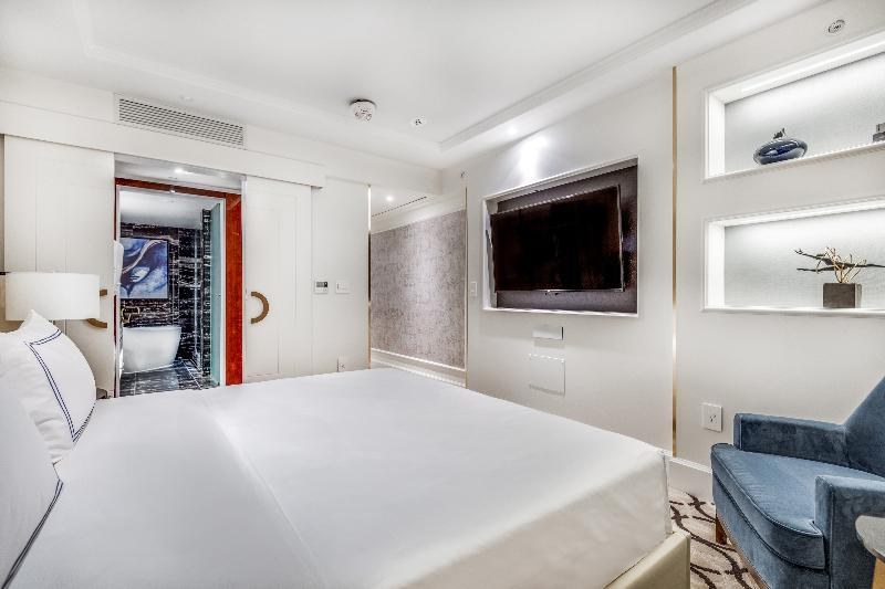 Azur Legacy Collection Hotel photo 4