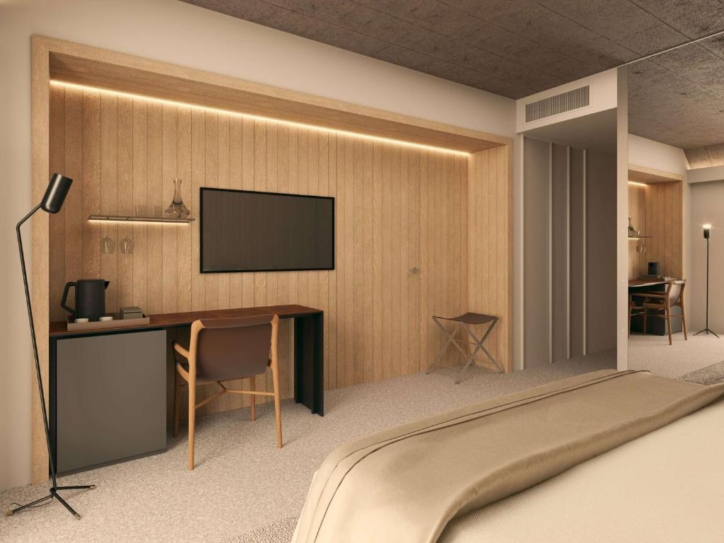 HUALTA CURIO COLLECTION BY HILTON photo 4