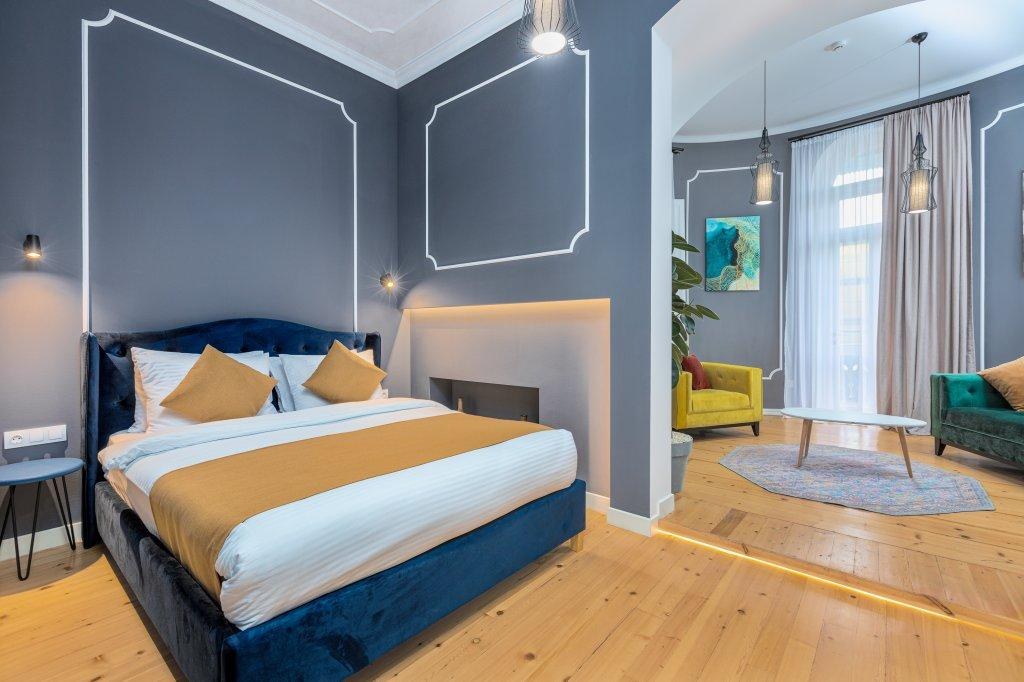 Blue Balcony Hotel photo 2