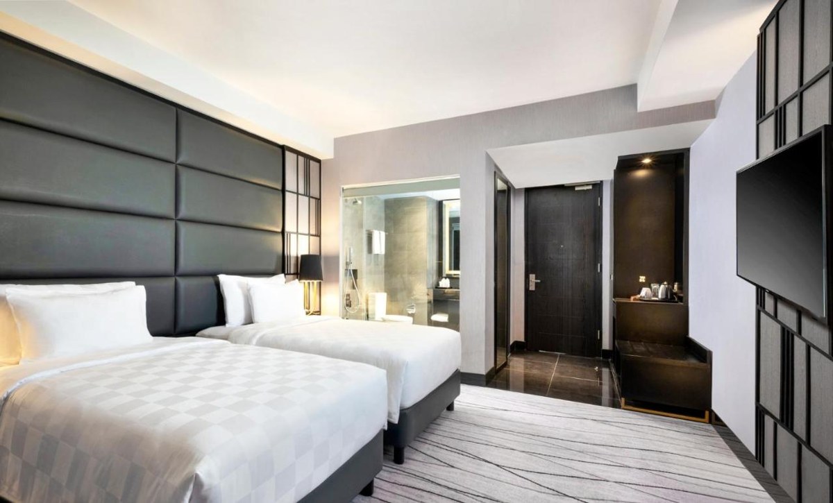 GRAN SWISS-BELHOTEL DARMO photo 2