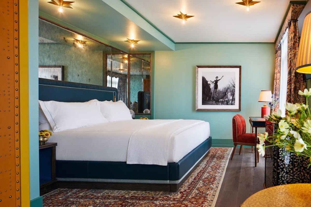 THE FIFTH AVENUE HOTEL photo 4