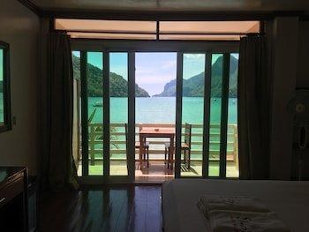 El Nido Beach Hotel photo 3