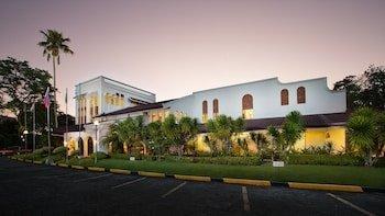 Montebello Villa Hotel
