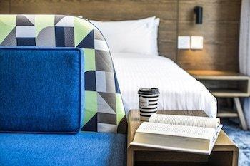 Holiday Inn Express Melbourne Little Collins photo 2