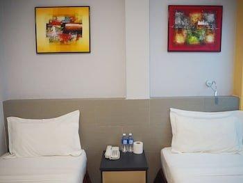 Leo Leisure Hotel photo 4