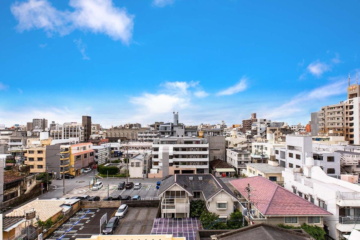 Mr. Kinjo Link in Kume Naha photo 2