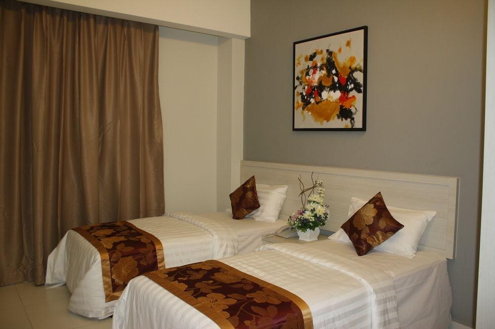 Aurora Hotel photo 2