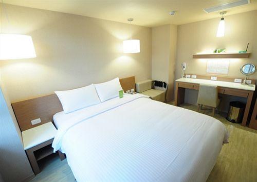 Kindness Hotel (Tainan Chihkan Tower) photo 1