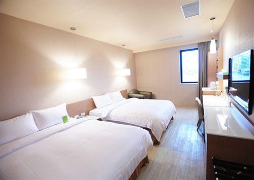 Kindness Hotel (Tainan Chihkan Tower) photo 3