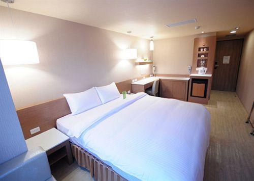 Kindness Hotel (Tainan Chihkan Tower) photo 4