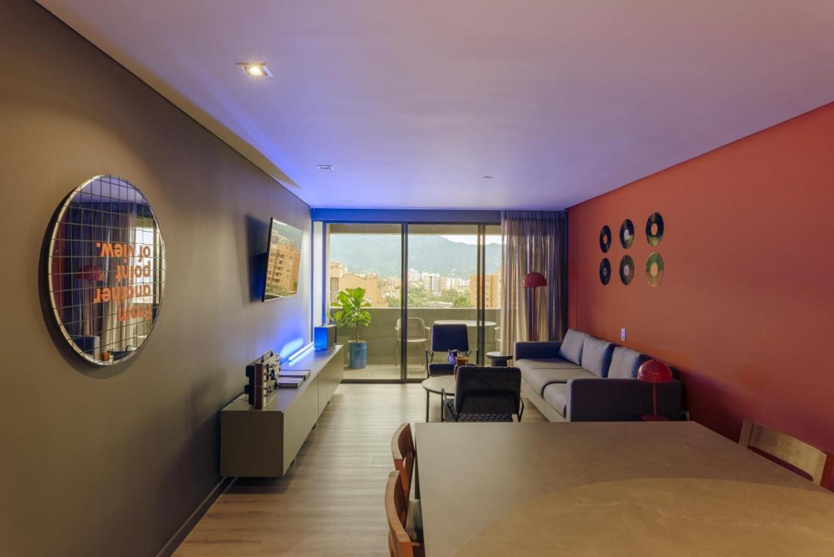 VERSUS HOTEL