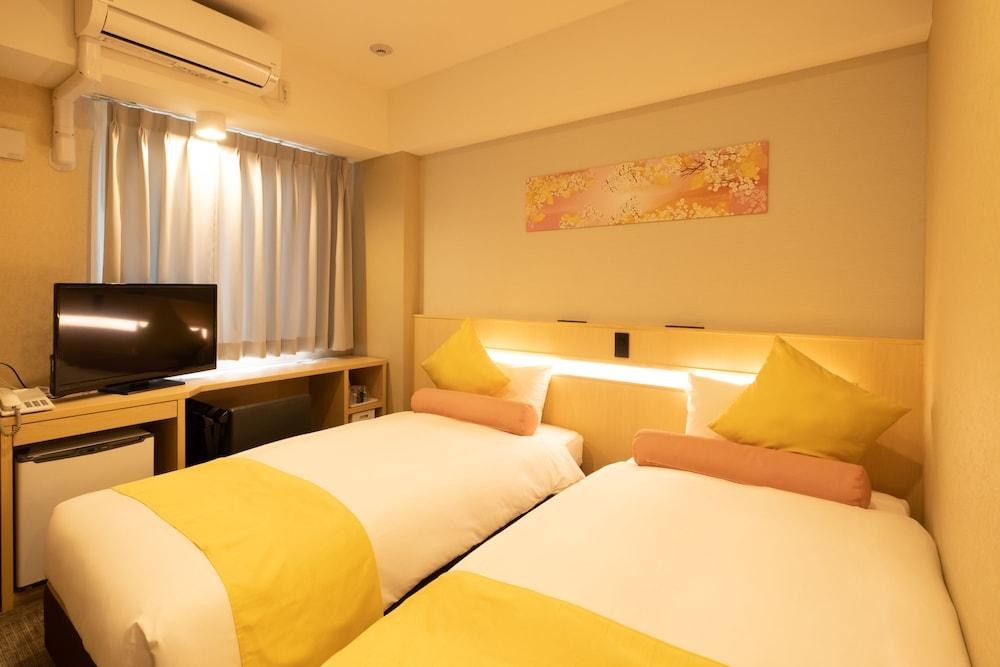 Shinsaibashi Higashi Crystal Hotel photo 2