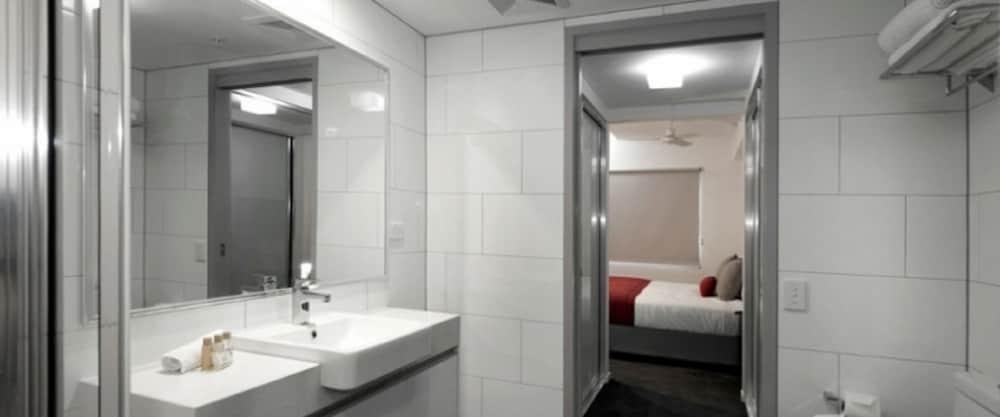 H on Mitchell Apartment Hotel photo 3