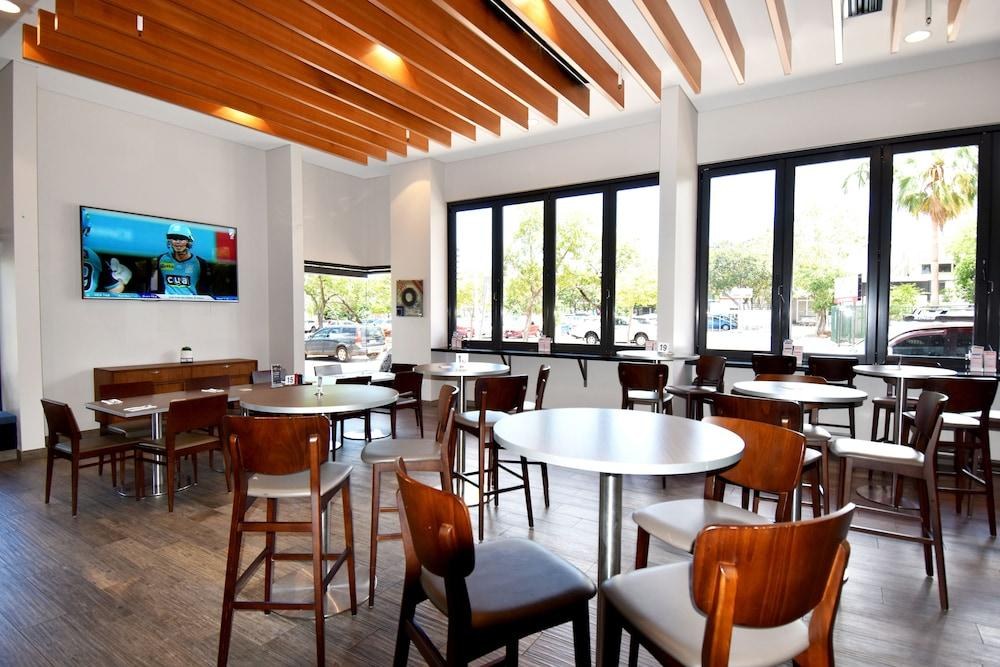 H on Mitchell Apartment Hotel photo 4
