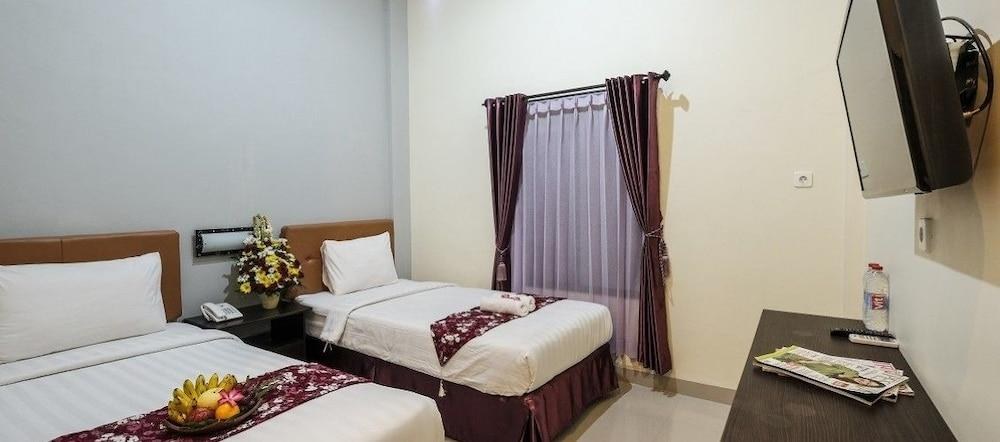 Malioboro Garden Hotel photo 1