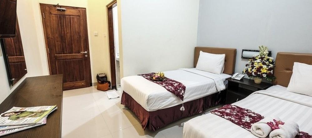 Malioboro Garden Hotel photo 2