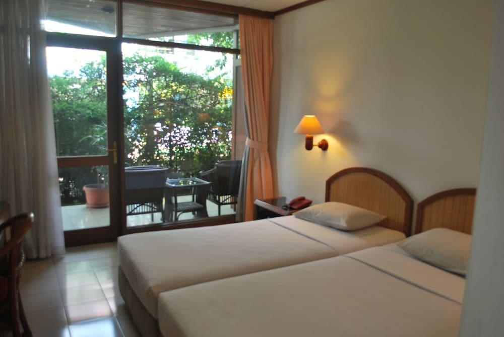 Hotel Bumi Asih photo 1