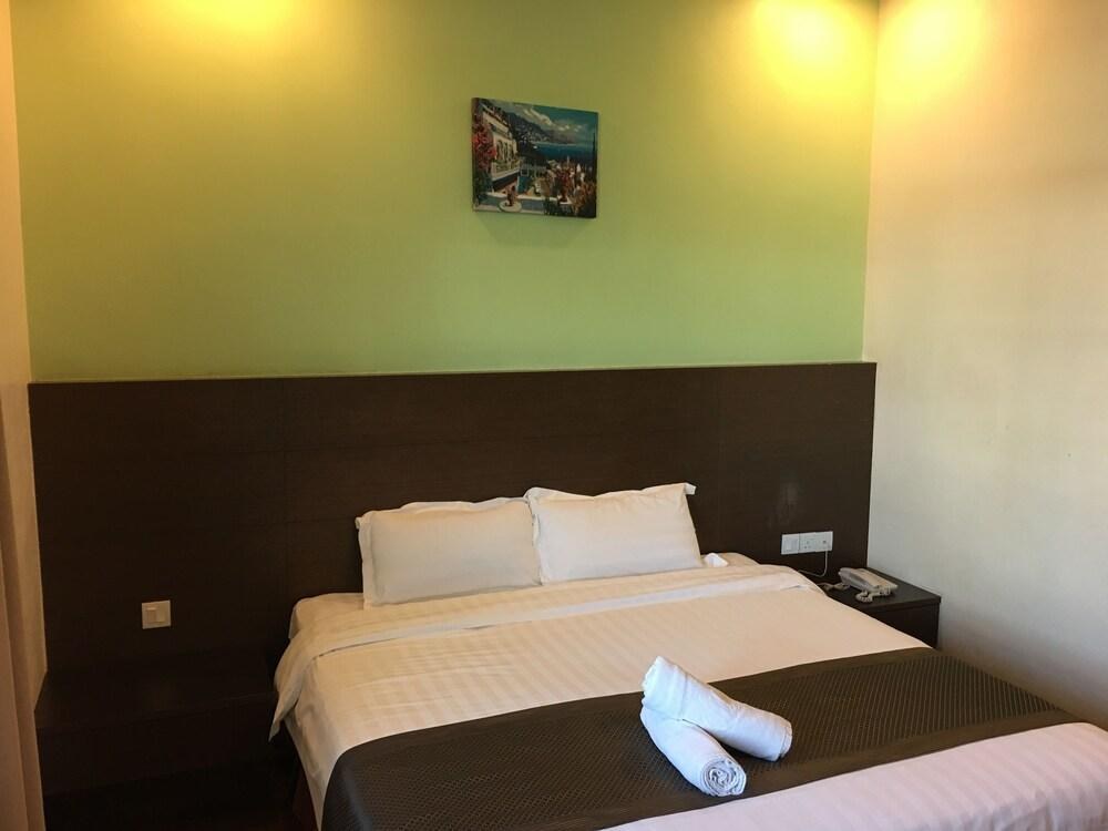 Hotel Lintas Plaza photo 1