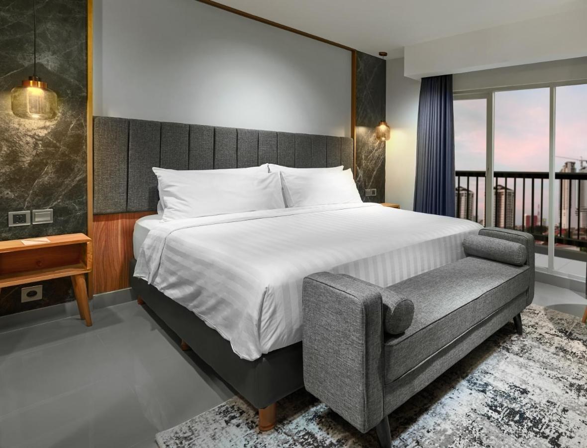 ASTON INN JEMURSARI photo 1