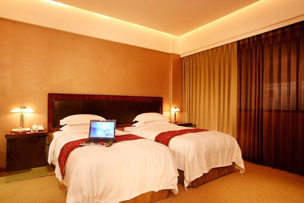 Resort One Hotel photo 1
