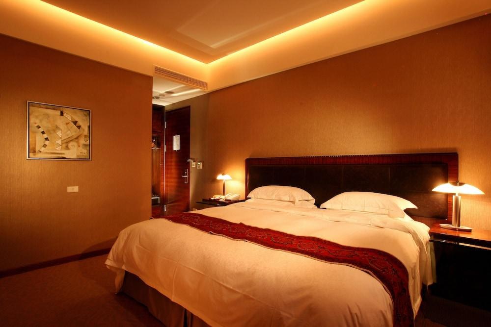 Resort One Hotel photo 2