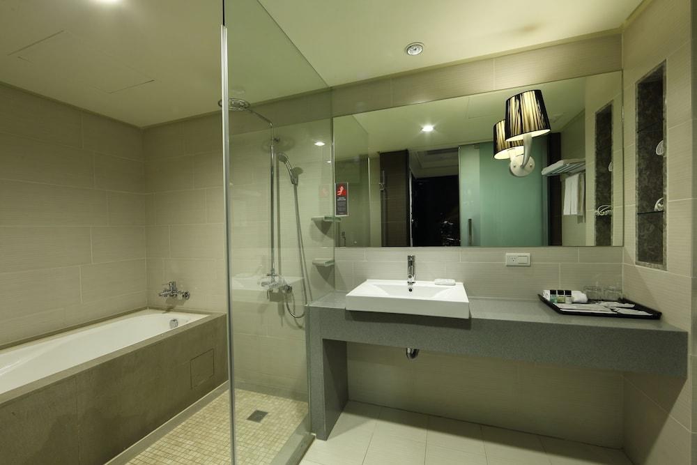 Urban Hotel 33 photo 3