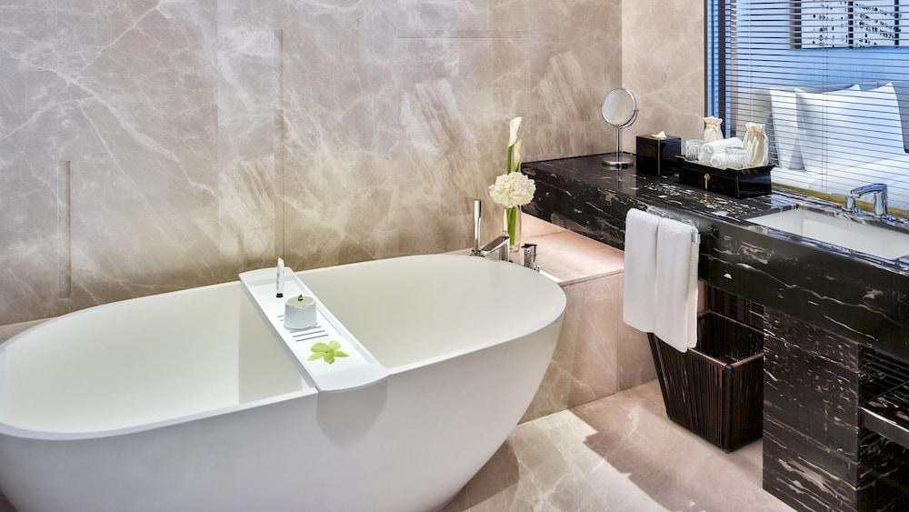 InterContinental Guangzhou Exhibition Center by IHG photo 3