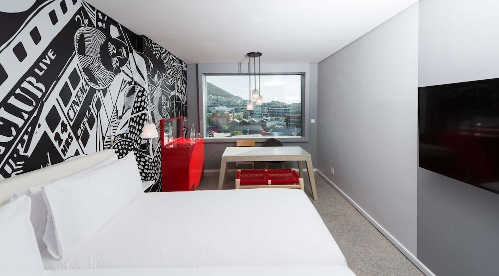 Radisson RED V&A Waterfront, Cape Town photo 2