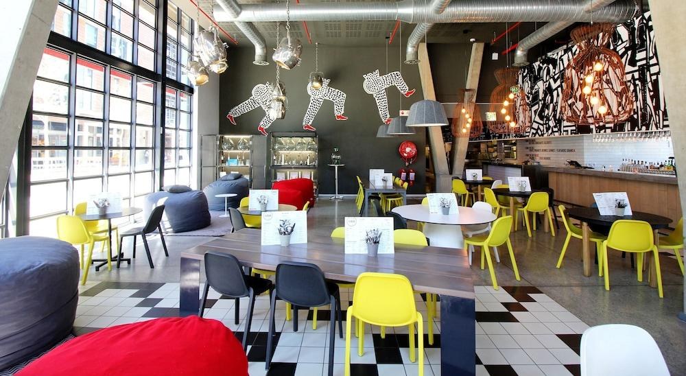 Radisson RED V&A Waterfront, Cape Town photo 4