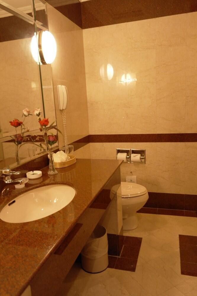 Grand Palace Hotel photo 3