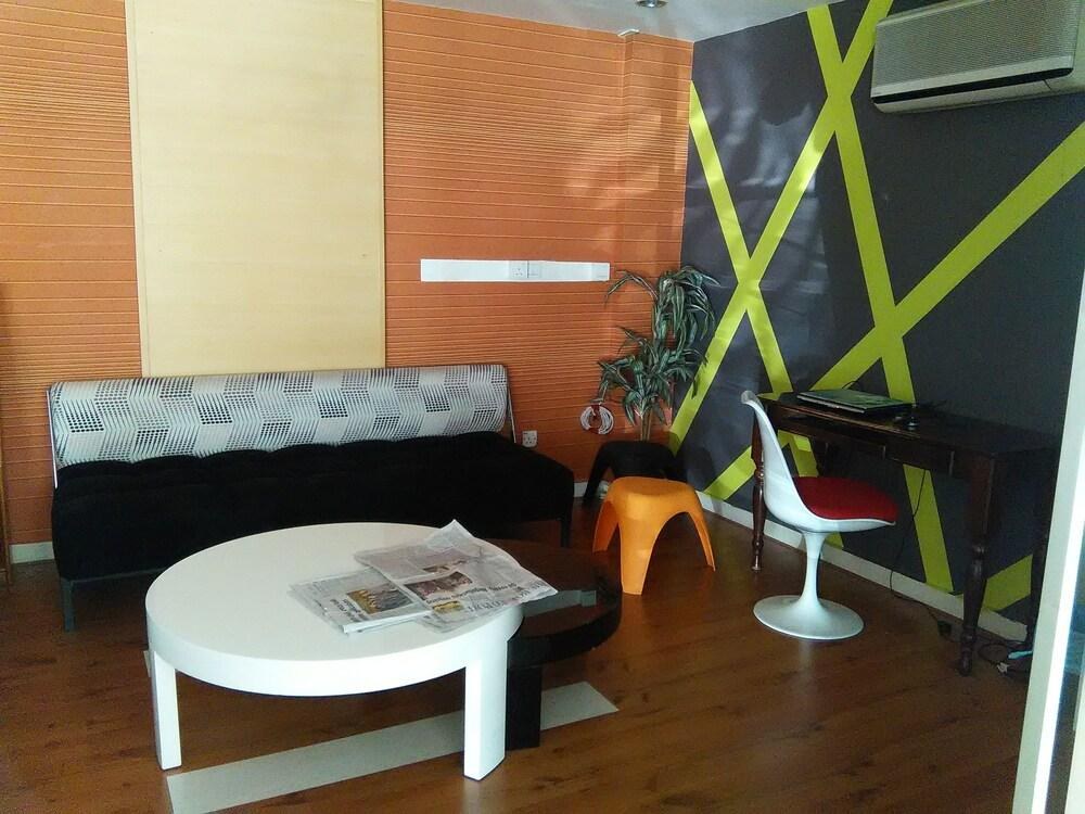 Casuarina Hotel photo 3