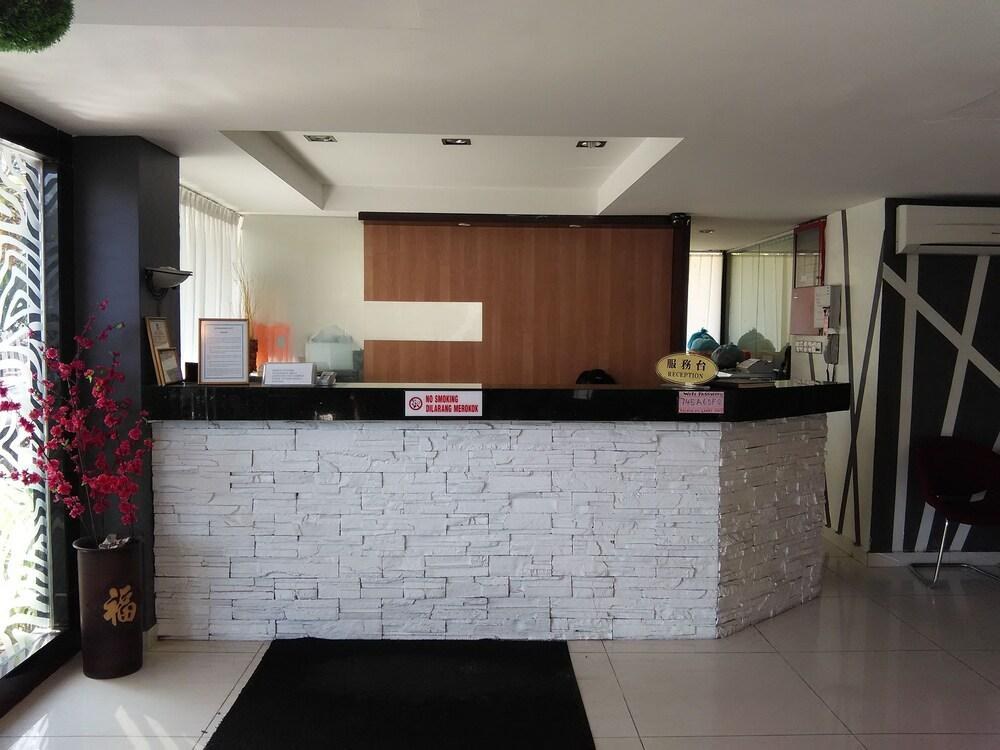 Casuarina Hotel photo 4