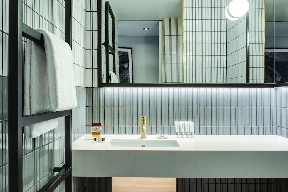 Vibe Hotel Sydney Darling Harbour photo 3