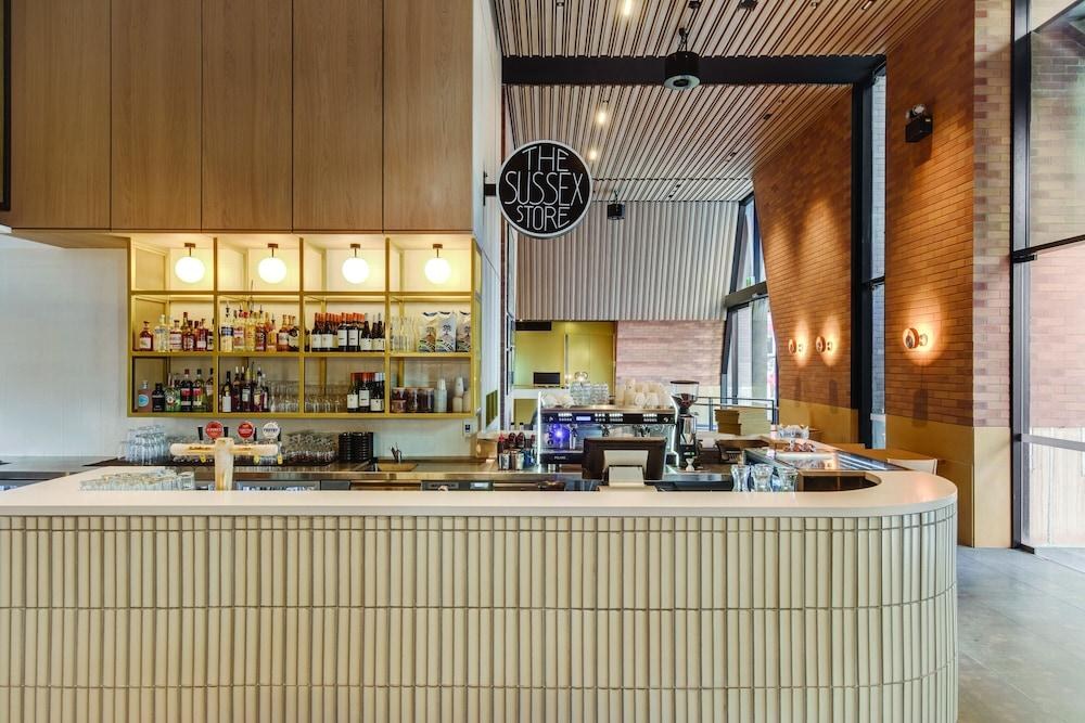 Vibe Hotel Sydney Darling Harbour photo 4