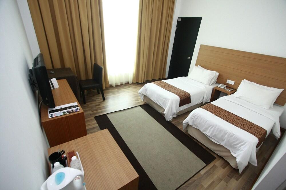 DORMANI HOTEL KUCHING photo 1