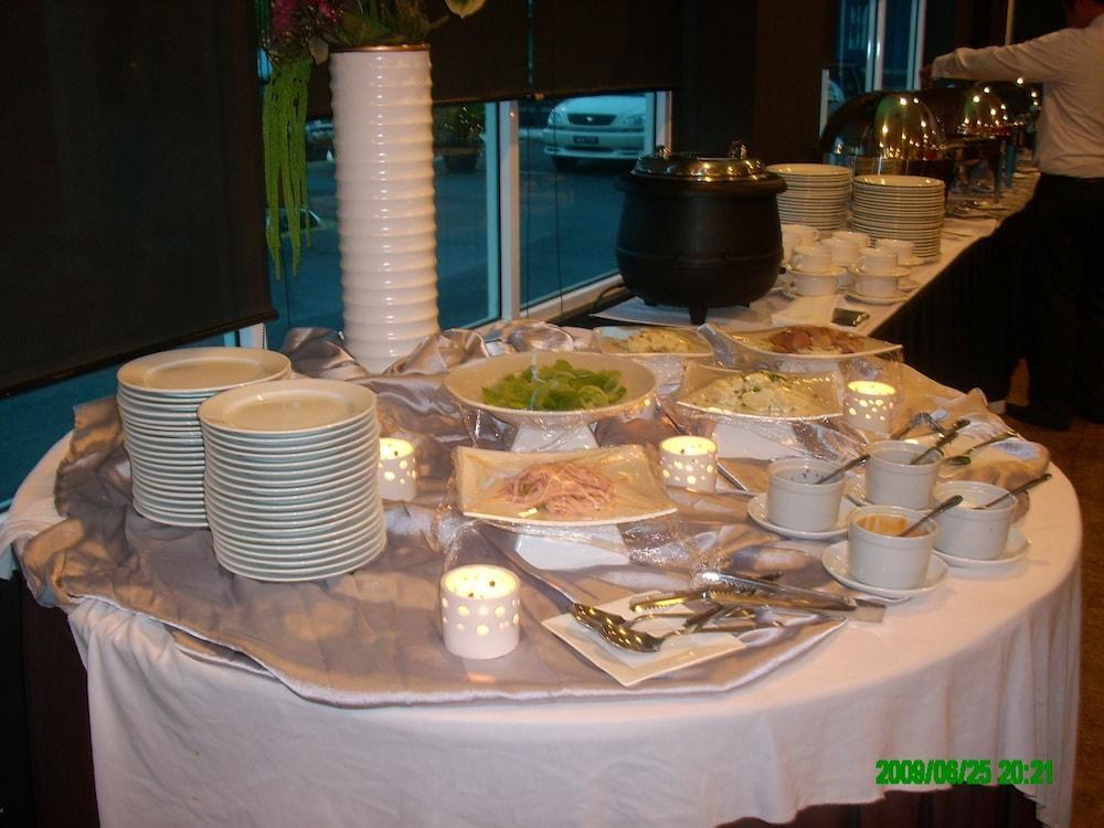 DORMANI HOTEL KUCHING photo 4