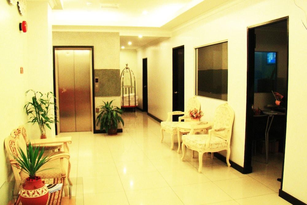 Adel Hotel photo 3