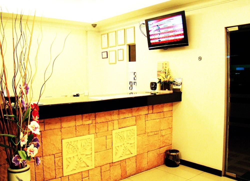 Adel Hotel photo 4